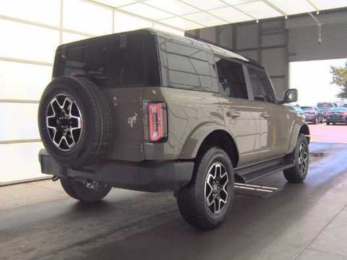 Used 2025 Ford Bronco Outer Banks AWD/4WD image 4