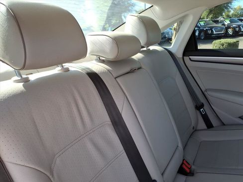 Used 2017 Volkswagen Passat 1.8T R-Line w/ R-Line Lighting Package image 14
