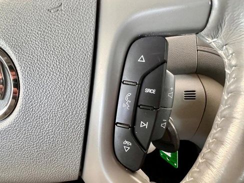 Used 2017 Buick Enclave Leather image 18