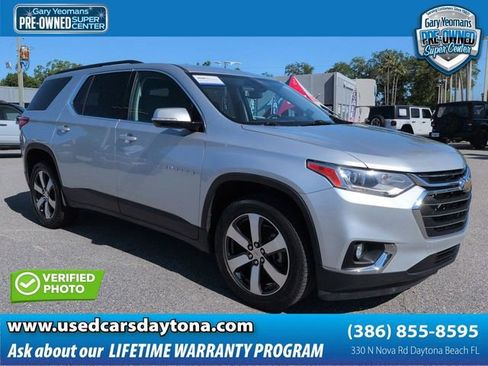 Used 2020 Chevrolet Traverse LT w/ LT Premium Package FWD image 1