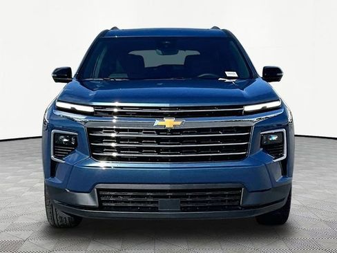 New 2026 Chevrolet Traverse LT w/ Sun and Wheel Package AWD/4WD image 2