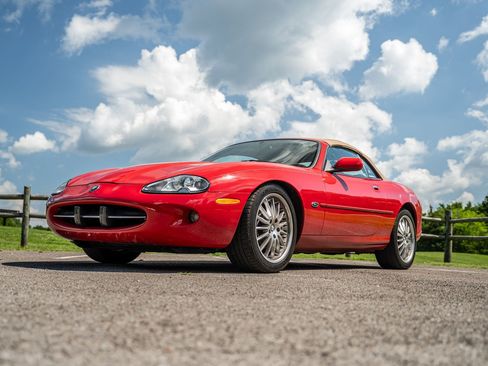Used 1999 Jaguar XK8 Convertible RWD image 7