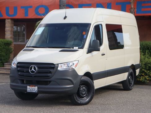 Used 2023 Mercedes-Benz Sprinter 2500 image 4