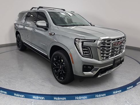 Used 2026 GMC Yukon XL Denali w/ Sun & Power Step Package AWD/4WD image 4