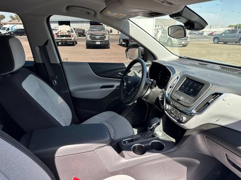 Used 2023 Chevrolet Equinox LS FWD image 18