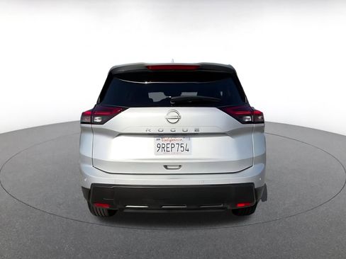 Used 2025 Nissan Rogue SV FWD image 12