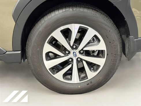 Used 2025 Subaru Outback Premium AWD/4WD image 31