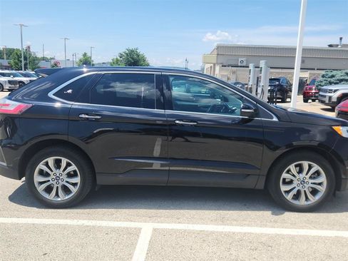 Used 2019 Ford Edge Titanium w/ Equipment Group 301A AWD/4WD image 3