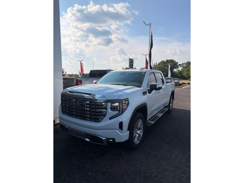 Certified 2026 GMC Sierra 1500 Denali AWD/4WD image 2