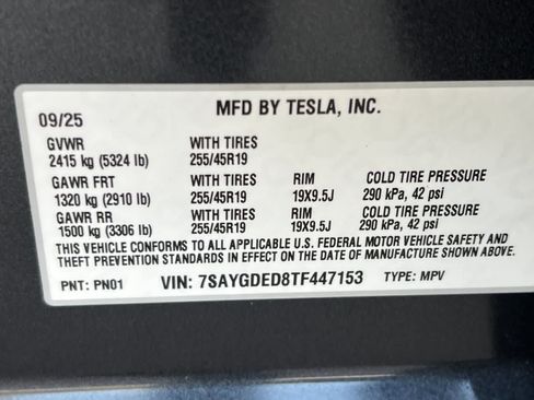 Used 2026 Tesla Model Y 2WD image 31