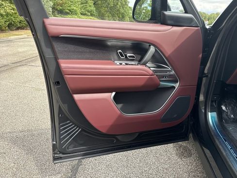 New 2025 Land Rover Range Rover SE image 10