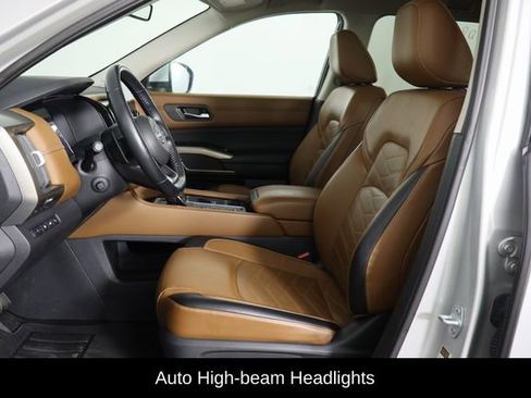 Used 2024 Nissan Pathfinder Platinum w/ Cargo Package image 14