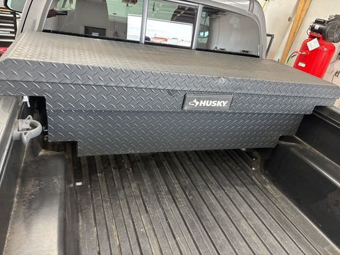 Used 2019 Toyota Tacoma SR w/ SX Package image 13