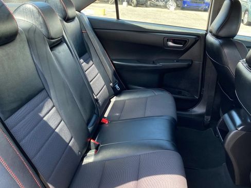 Used 2016 Toyota Camry SE FWD image 18