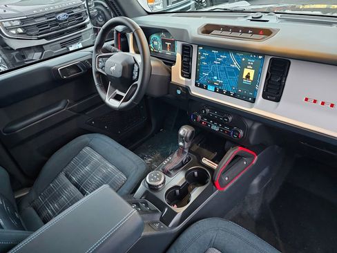 New 2025 Ford Bronco Heritage Edition AWD/4WD image 11