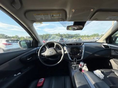 Used 2022 Nissan Murano SV AWD/4WD image 2