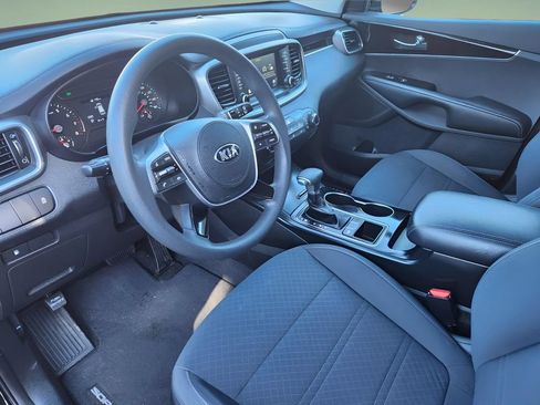 Used 2020 Kia Sorento FWD V6 image 10