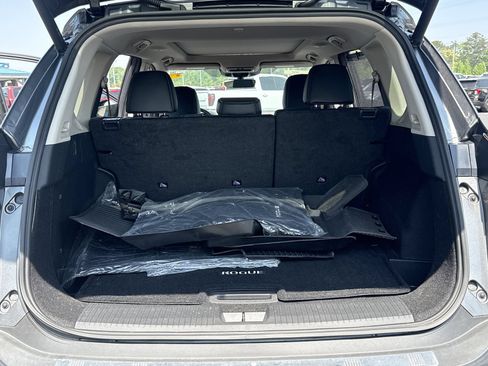 Used 2023 Nissan Rogue SL w/ SL Premium Package FWD image 18