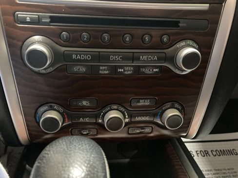 Used 2017 Nissan Pathfinder Platinum image 28