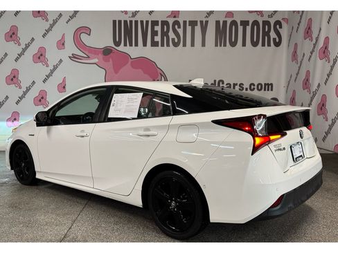 Used 2021 Toyota Prius XLE image 25
