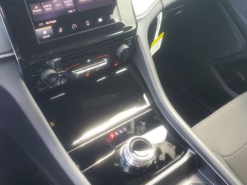 New 2026 Jeep Grand Cherokee Laredo RWD image 18