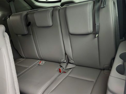 Used 2015 Toyota Highlander XLE image 29