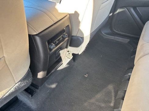 Used 2022 Chevrolet Traverse LS image 33