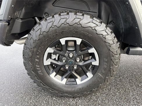 Used 2025 Jeep Wrangler Unlimited Rubicon 4xe w/ Convenience Group AWD/4WD image 17