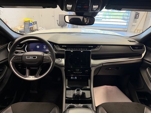 Certified 2023 Jeep Grand Cherokee Altitude AWD/4WD image 22