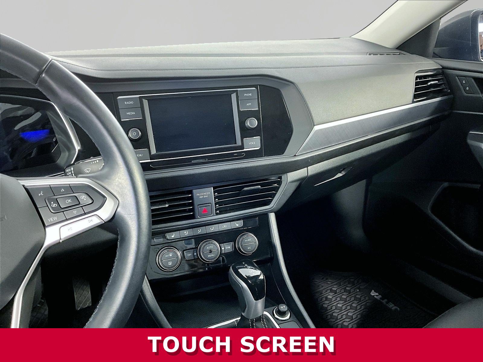 Used 2023 Volkswagen Jetta SE FWD image 9