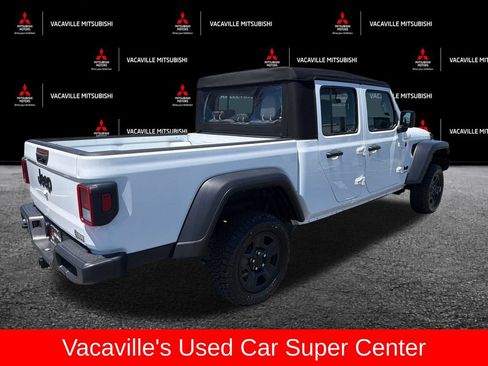 Used 2024 Jeep Gladiator Sport AWD/4WD image 5