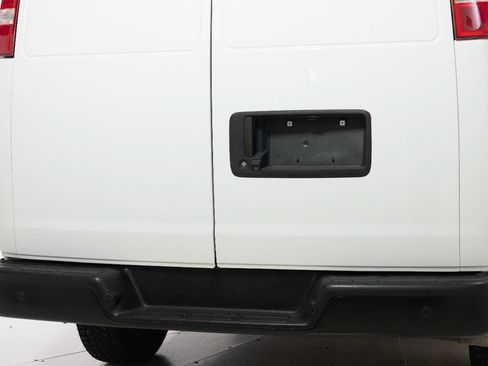 Used 2021 Chevrolet Express 2500 w/ Driver Convenience Package RWD image 18
