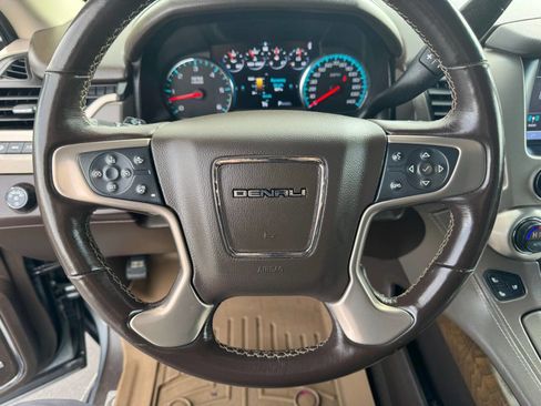 Used 2019 GMC Yukon XL Denali image 21