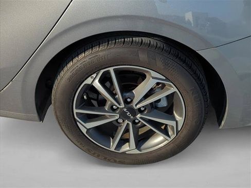 Used 2023 Kia Forte LXS FWD image 6