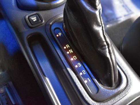 Used 2002 Chevrolet Monte Carlo SS w/ High Sport Appearance Pkg FWD image 20