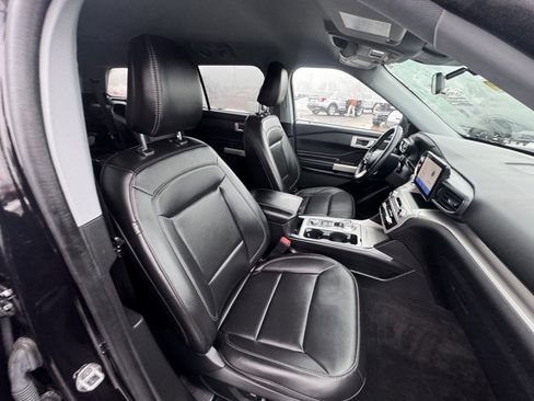 Certified 2023 Ford Explorer XLT w/ Equipment Group 202A image 20