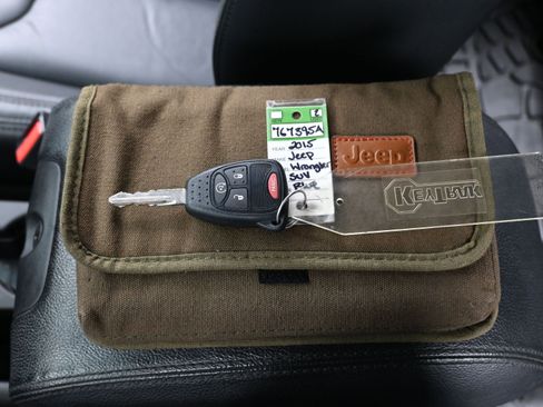 Used 2015 Jeep Wrangler Unlimited Sahara image 20