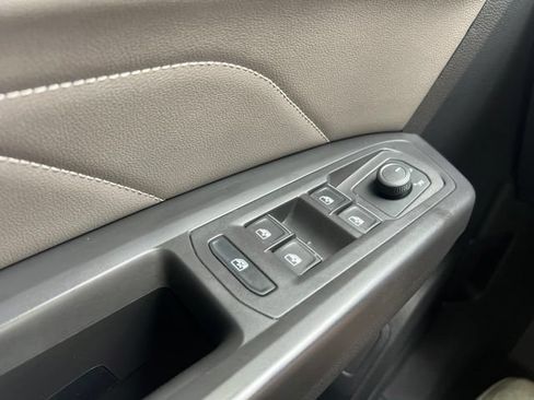 Used 2023 Volkswagen Atlas Cross Sport SE w/ Panoramic Sunroof Package AWD/4WD image 15