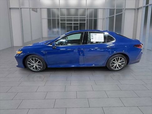 Certified 2023 Toyota Camry XLE w/ Cold Weather Package AWD/4WD image 5