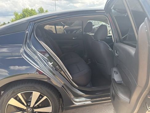 Used 2022 Nissan Altima 2.5 SV FWD image 23