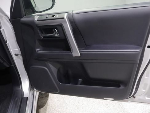 Used 2022 Toyota 4Runner Limited AWD/4WD image 23