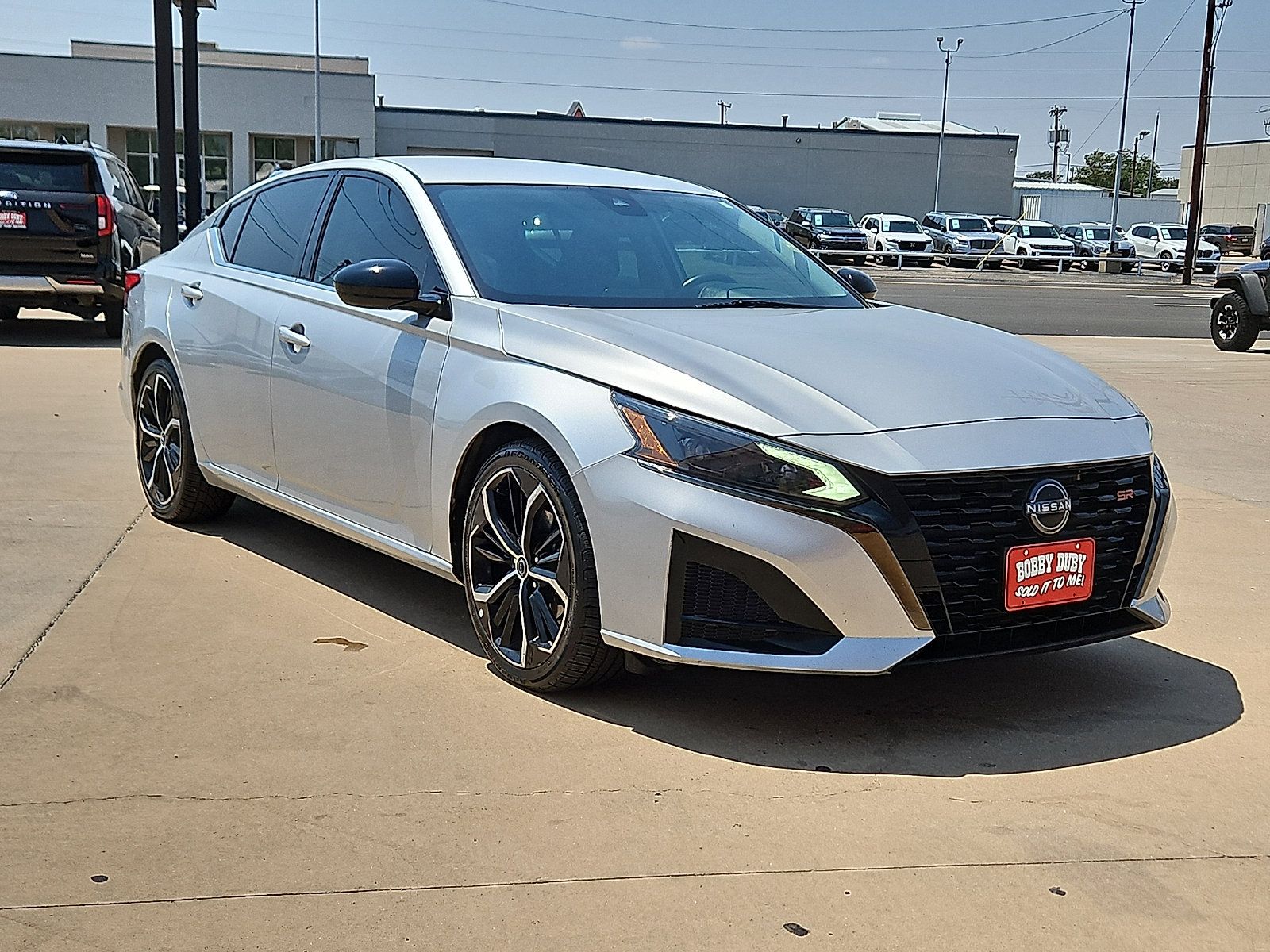 Used 2023 Nissan Altima 2.5 SR FWD image 4