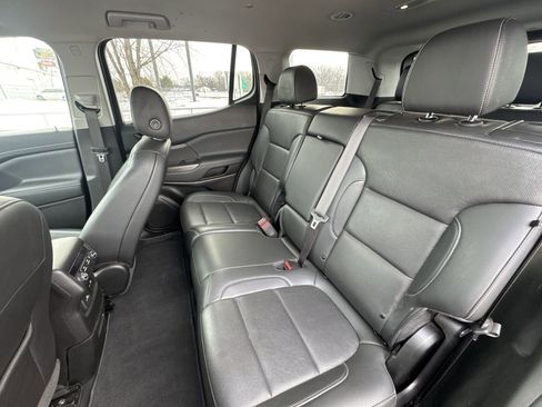 Certified 2023 GMC Acadia SLT image 20