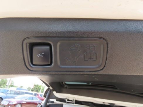Used 2021 Lincoln Navigator L Reserve w/ Luxury Package AWD/4WD image 13