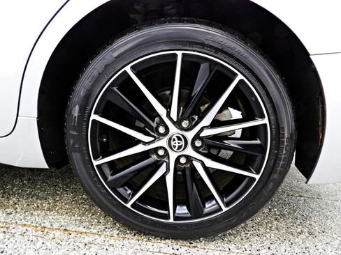 Used 2021 Toyota Camry SE image 19