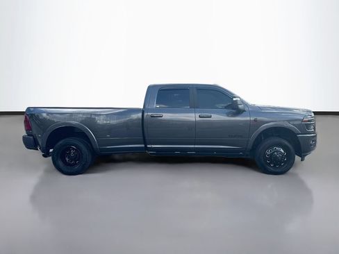 Used 2025 RAM 3500 Limited AWD/4WD image 4