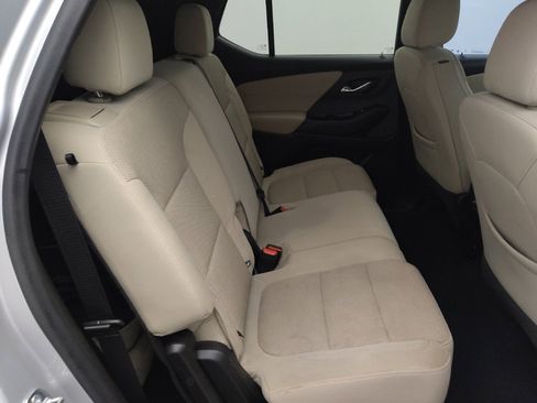 Used 2022 Chevrolet Traverse LS FWD image 19