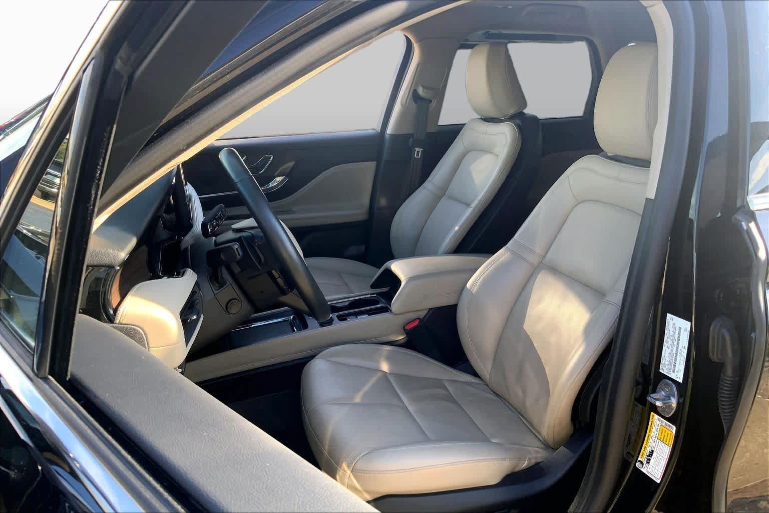 Used 2025 Lincoln Corsair Reserve AWD/4WD image 8