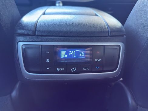 Used 2018 Toyota Highlander XLE image 14