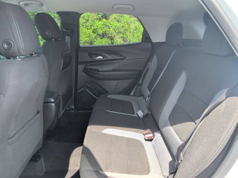 Used 2024 Chevrolet TrailBlazer LT AWD/4WD image 34